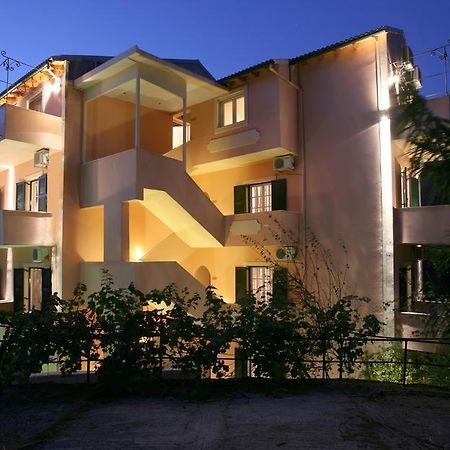Alexis Apartments Benitses  Pokoj fotografie